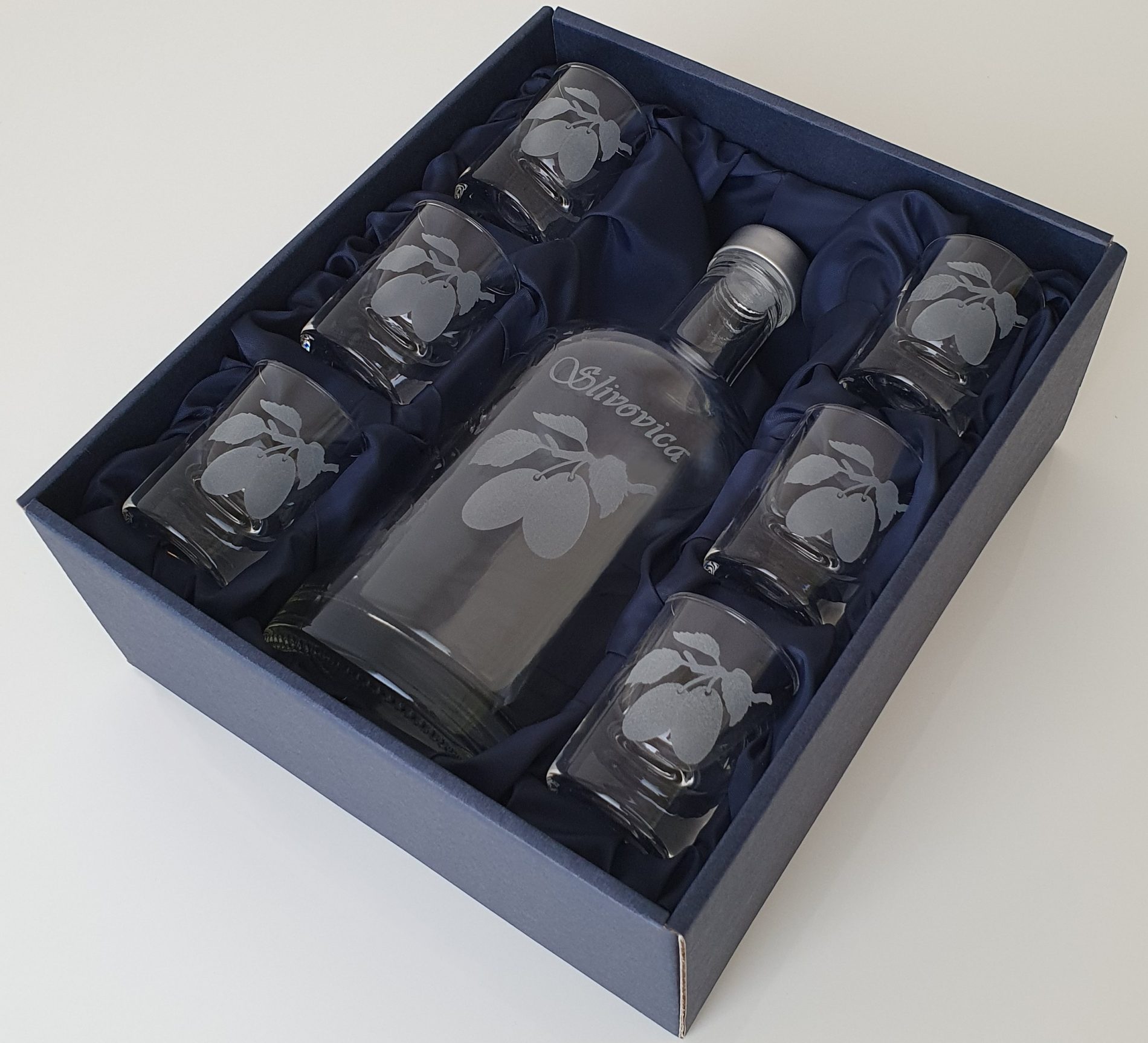Slivovica, likér set fľaša 0,5 l (0,7 l) + 6 ks pohár 30 ml - Image 3
