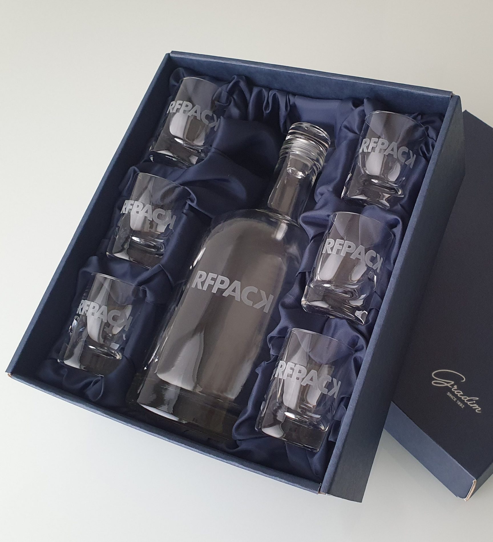 Firemný set fľaša 0,5 l + 6 ks pohár 30 ml - Image 3