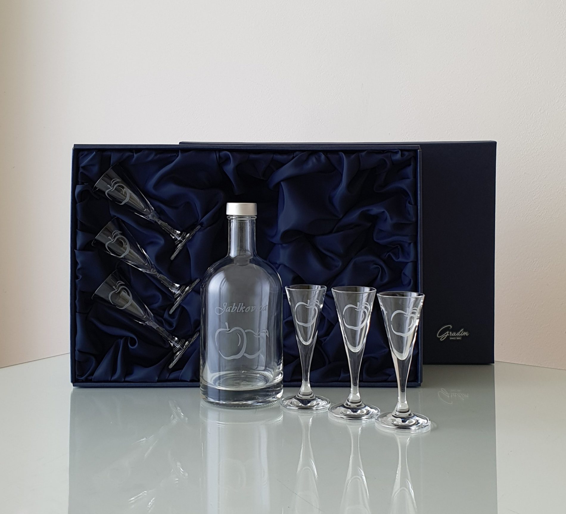 Jablkovica, likér set fľaša 0,5 l (0,7 l) + 6 ks kalich 30 ml - Image 2